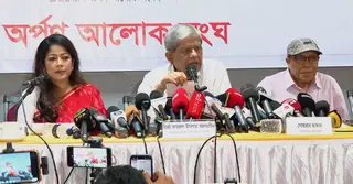 ‘সেক্রেটারিয়েটে গেলে দেখবেন আমলারাই সবকিছু নির্ধারণ করেন, উপদেষ্টারা অনেক ক্ষেত্রে অসহায়’
